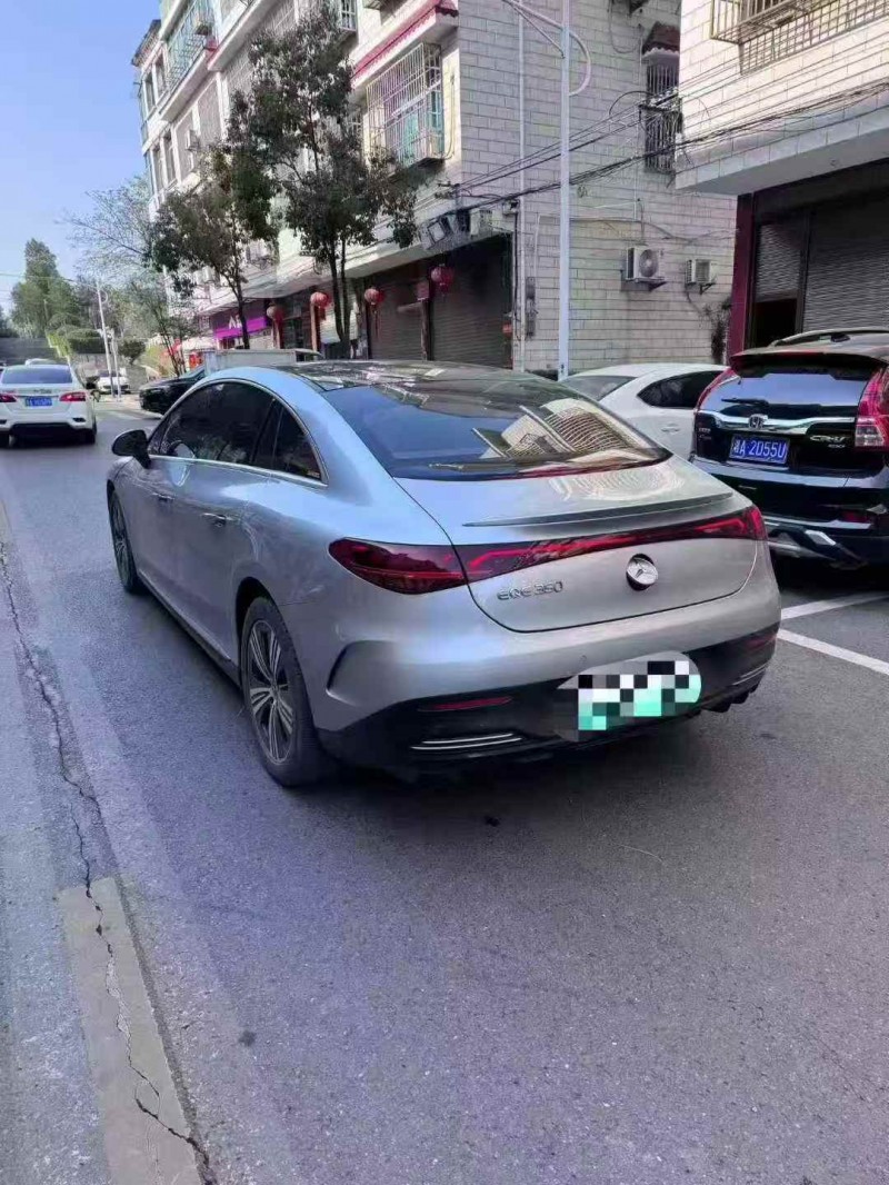 张家界23年奔驰EQE8