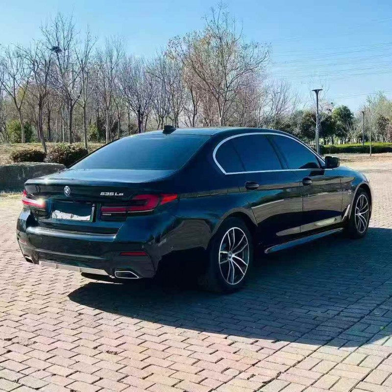 济宁23年宝马5系8