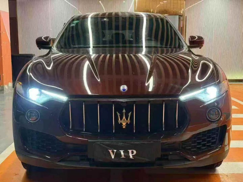 张家界18年玛莎拉蒂Levante1