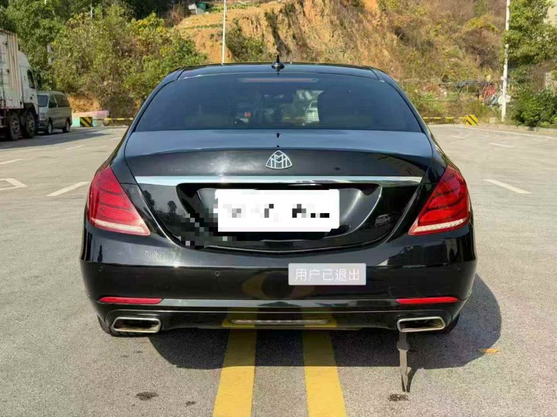 张家界16年奔驰S8