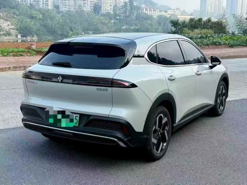 南平25年宝骏云海8