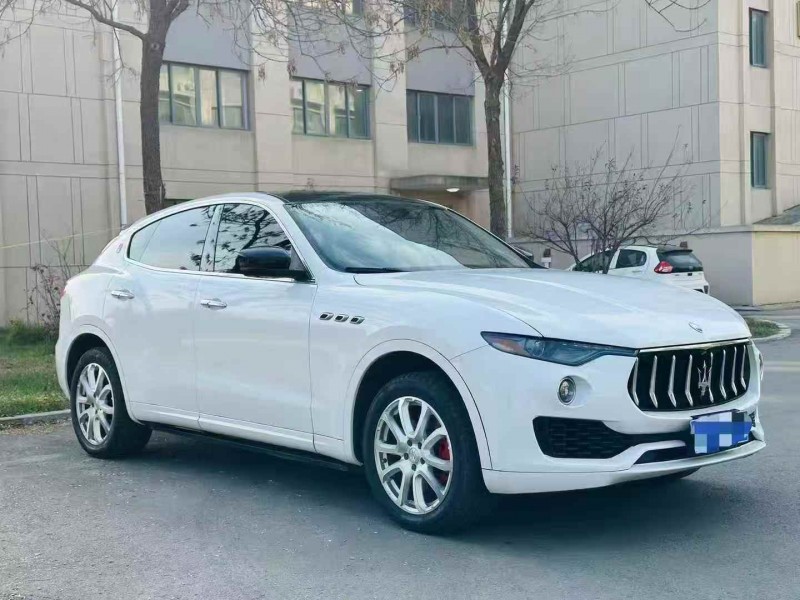 潍坊18年玛莎拉蒂Levante2