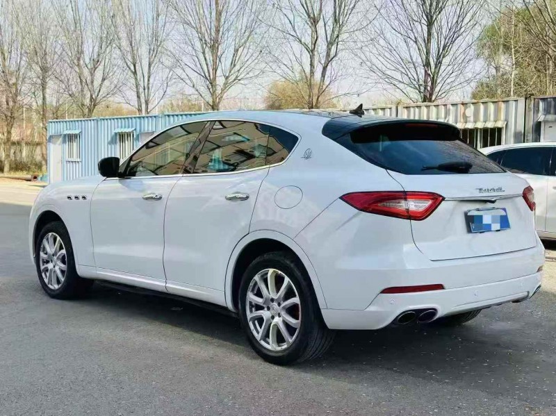 潍坊18年玛莎拉蒂Levante7