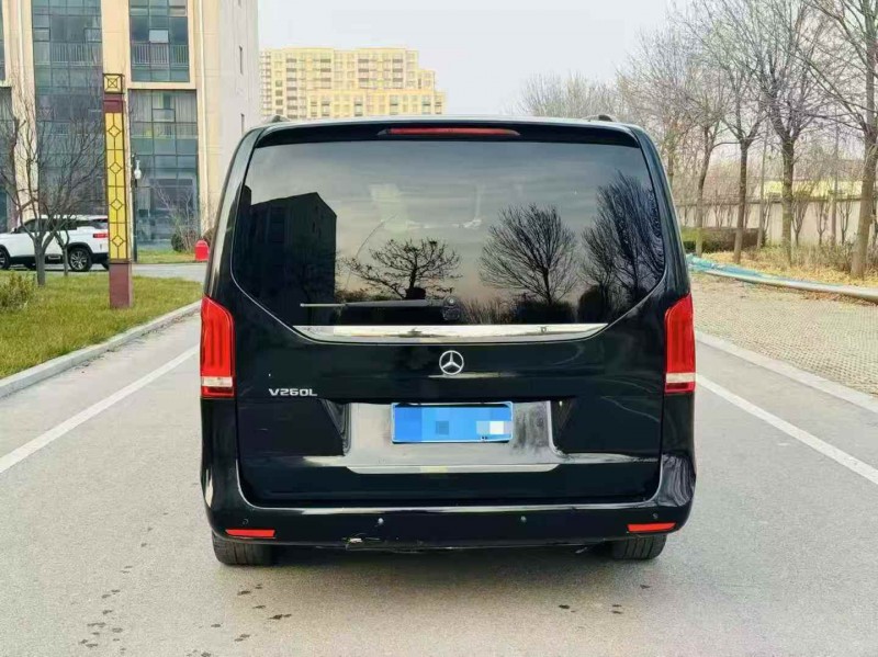 济宁18年奔驰V9