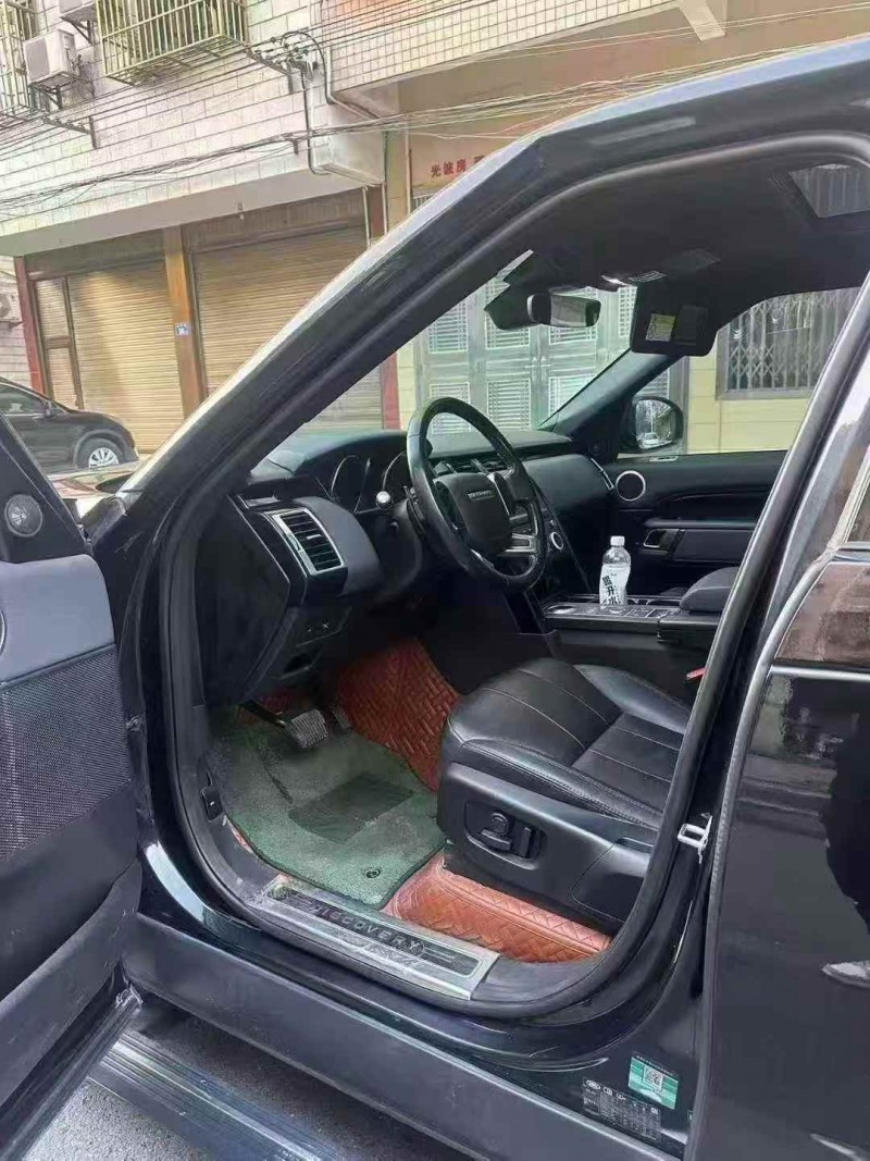 张家界19年路虎发现4