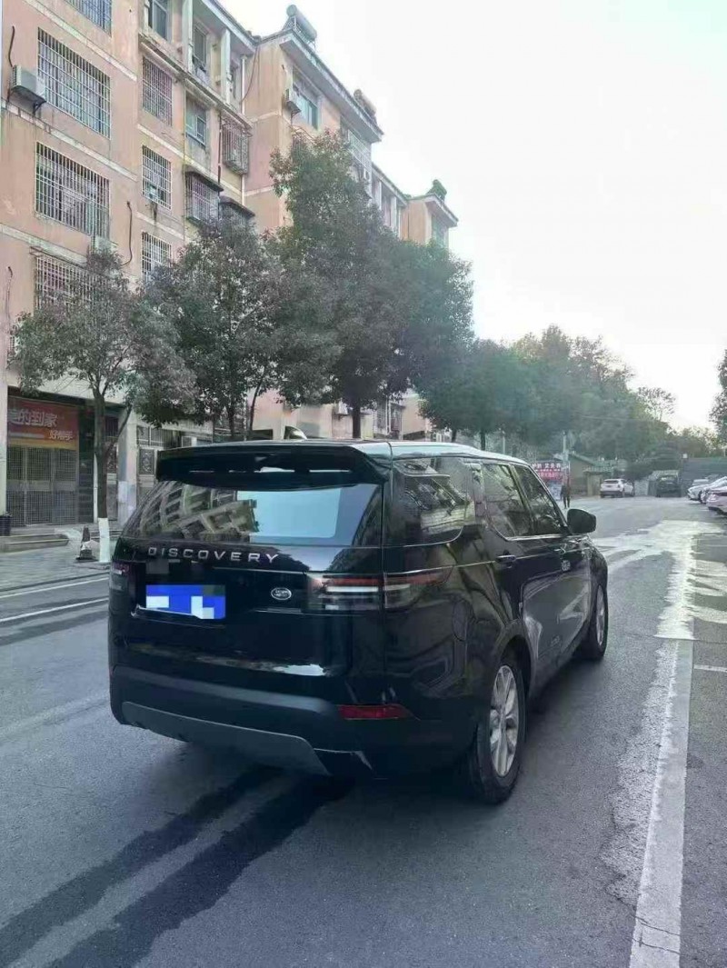 张家界19年路虎发现8