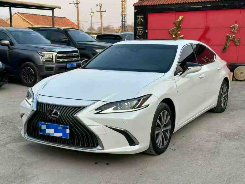 淄博18年雷克萨斯ES2