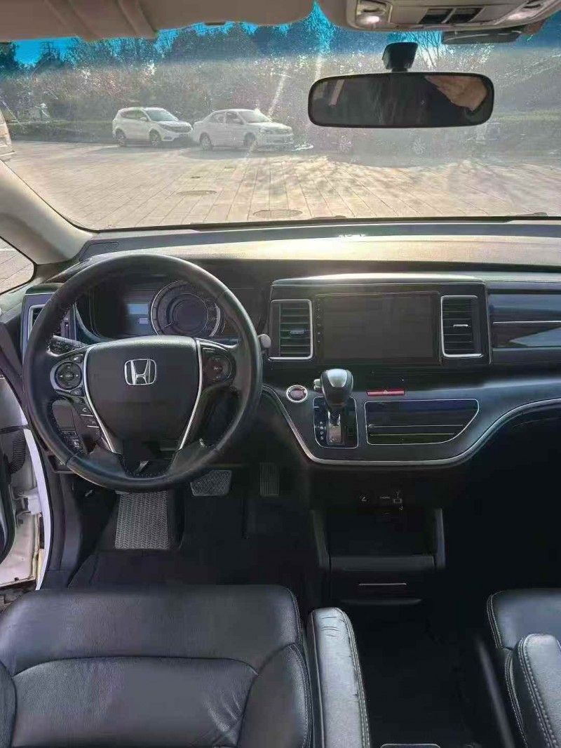 烟台18年本田艾力绅5