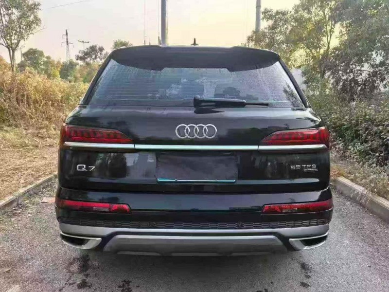 黄石21年奥迪Q79