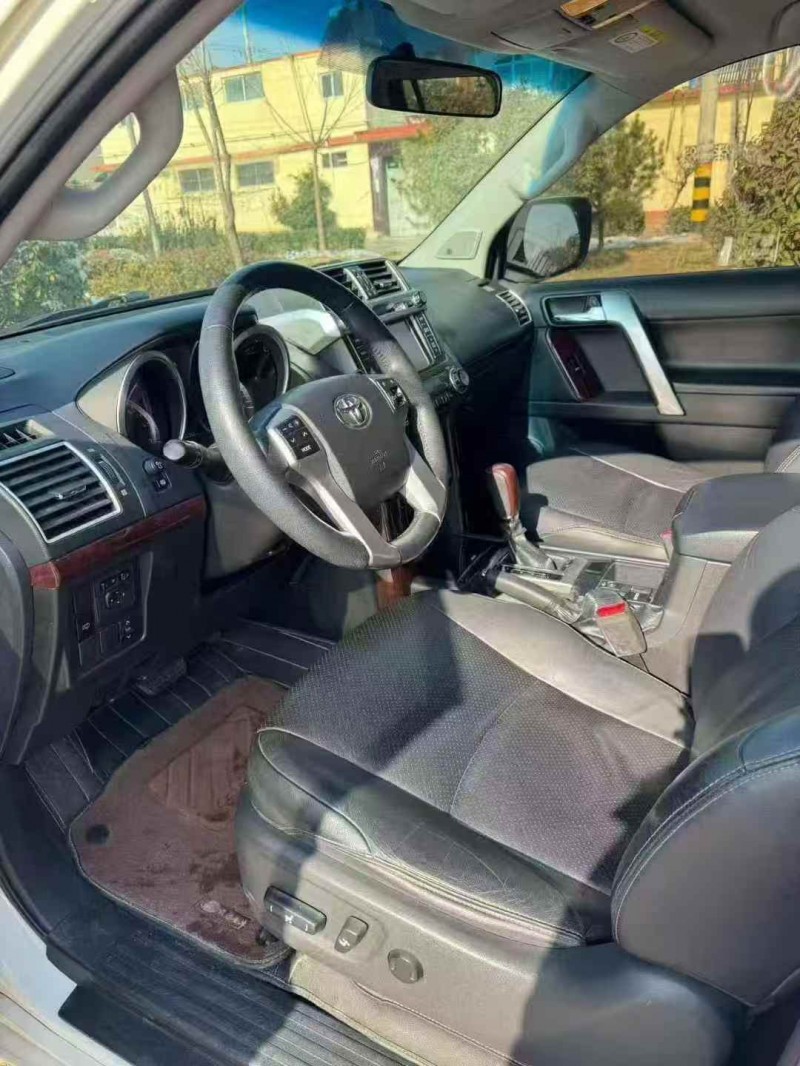 潍坊17年丰田普拉多9