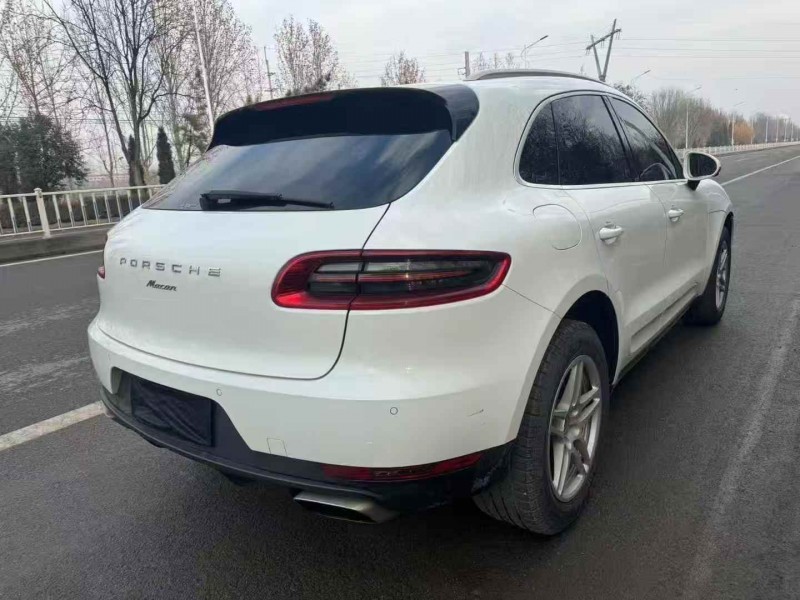 潍坊15年保时捷Macan7