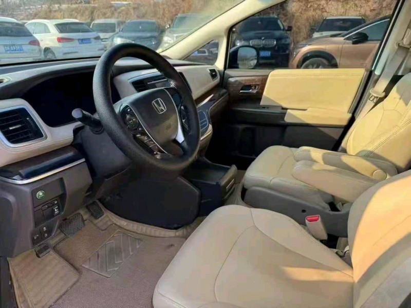 济宁18年本田奥德赛4