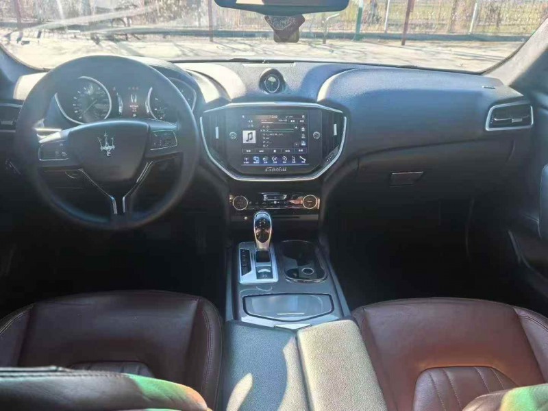 唐山15年玛莎拉蒂Ghibli3