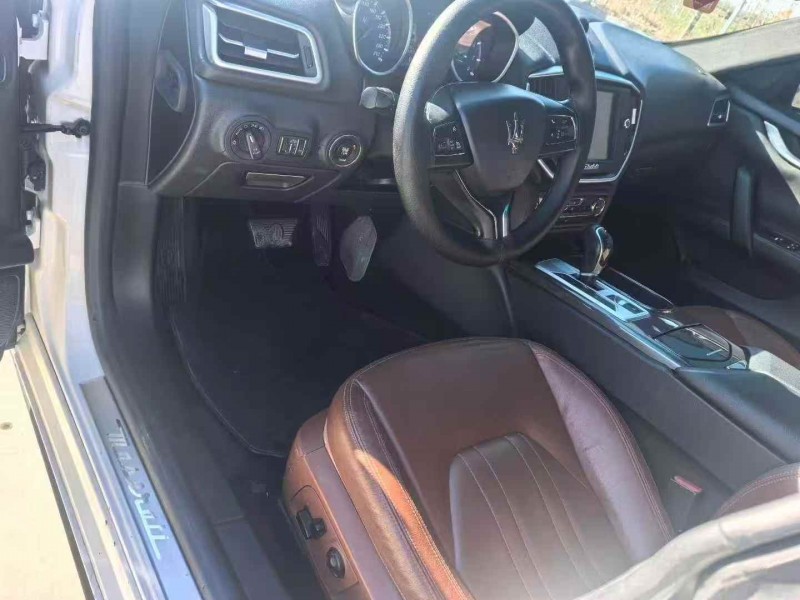 唐山15年玛莎拉蒂Ghibli4