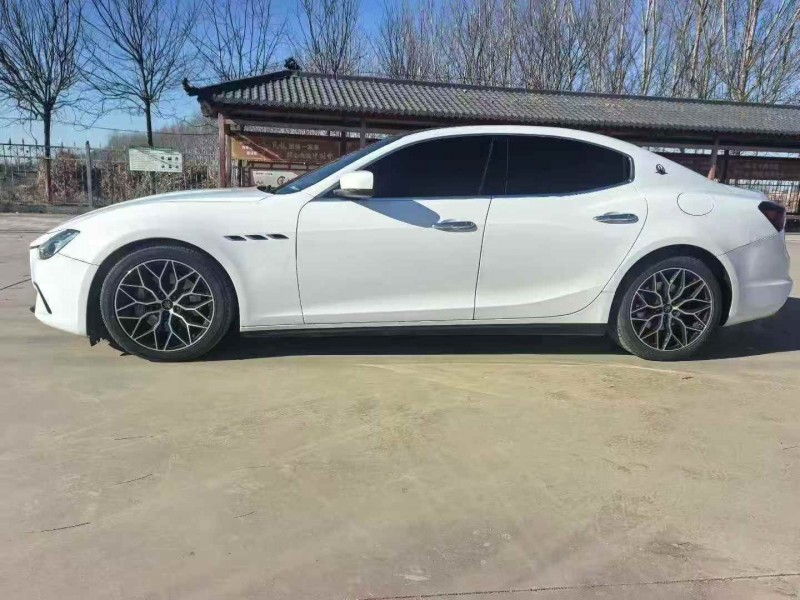 唐山15年玛莎拉蒂Ghibli5