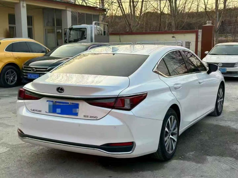 淄博18年雷克萨斯ES7