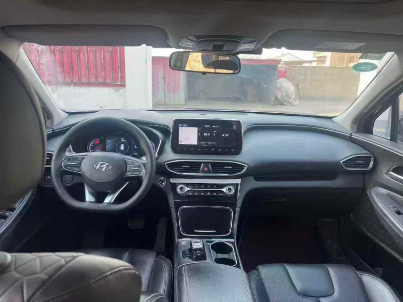 邢台20年现代新胜达5