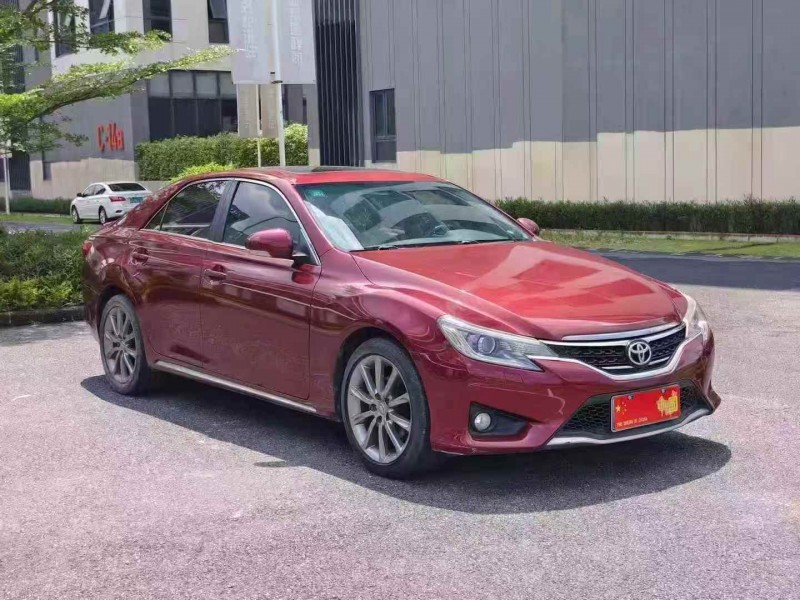 广州17年丰田锐志3