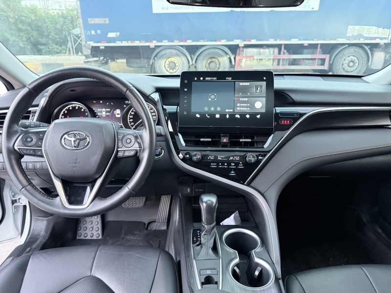 潮州23年丰田凯美瑞5