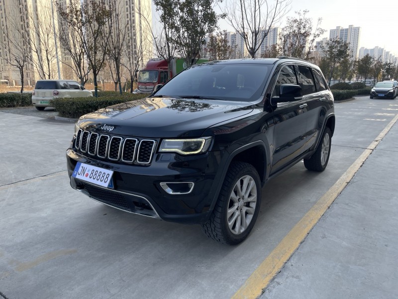 济宁19年Jeep大切诺基2