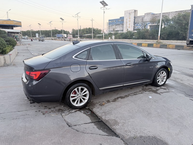 潮州17年别克威朗8