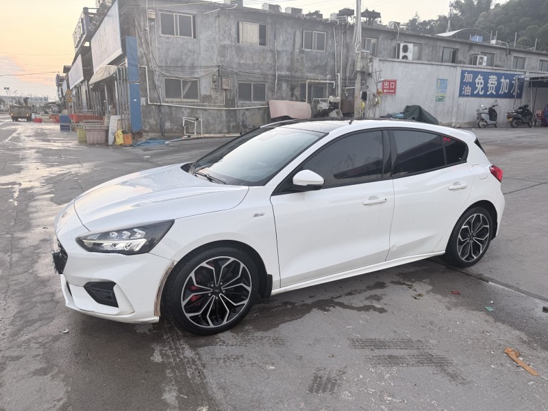 潮州19年福特福克斯2