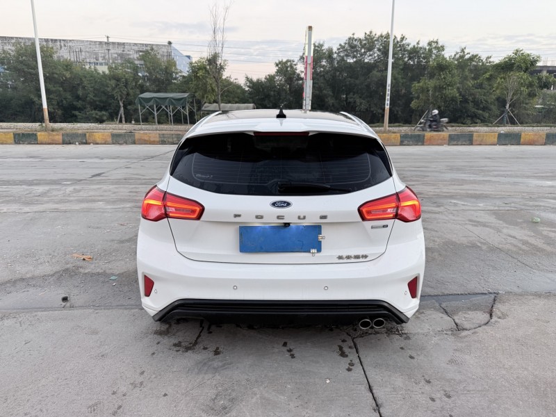 潮州19年福特福克斯7