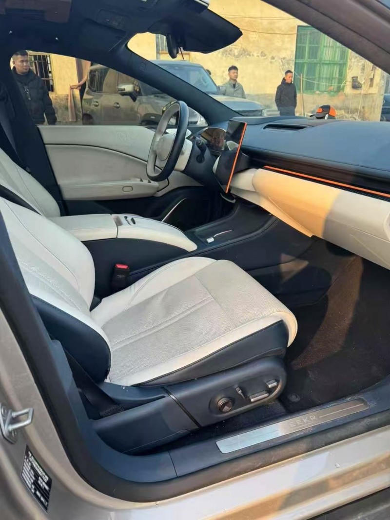 菏泽24年极氪汽车0074