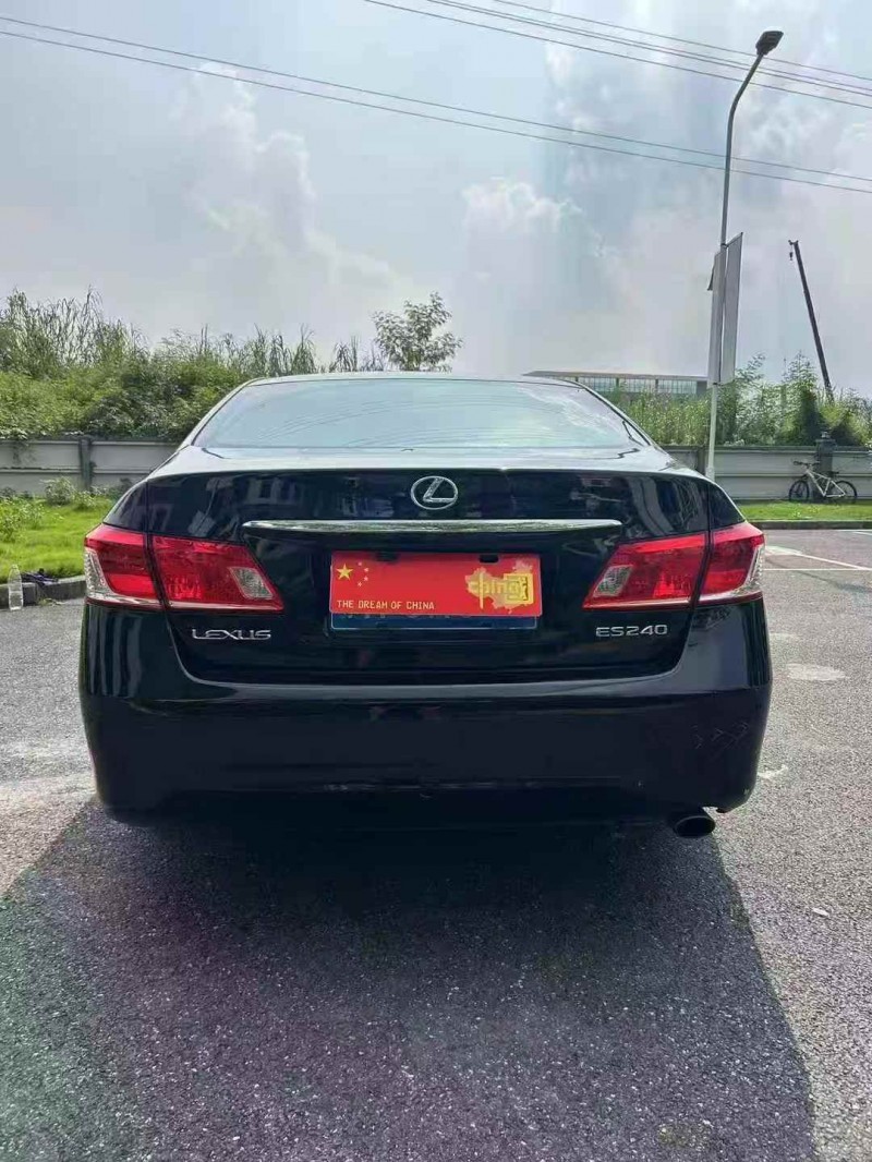 广州12年雷克萨斯ES8