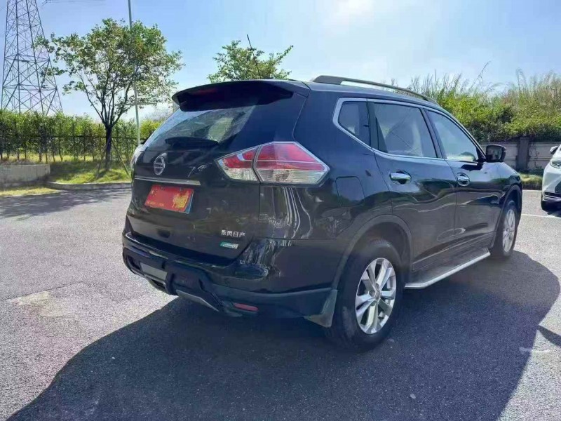 广州16年日产奇骏8