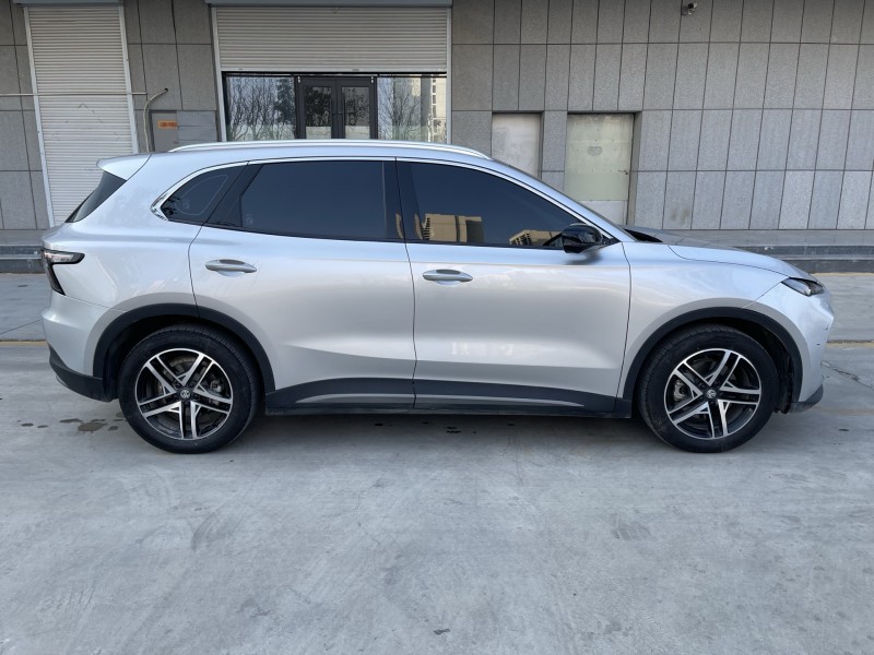 济宁25年名爵es57