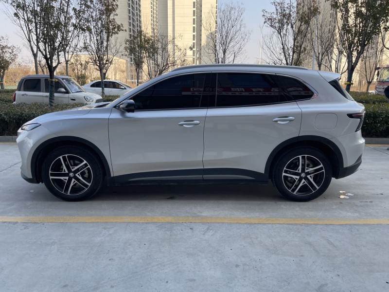 济宁25年名爵es58