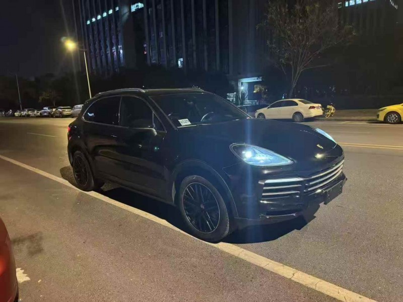 衢州19年保时捷卡宴3