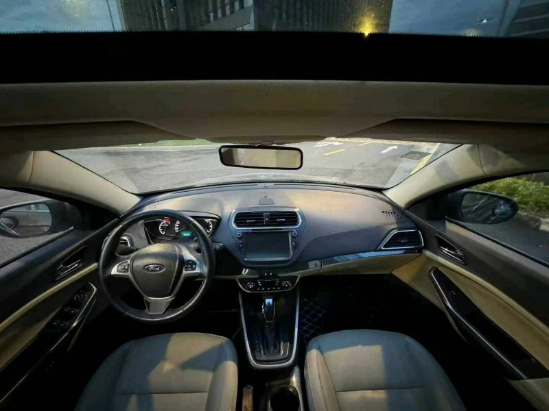 广州17年福特福克斯8