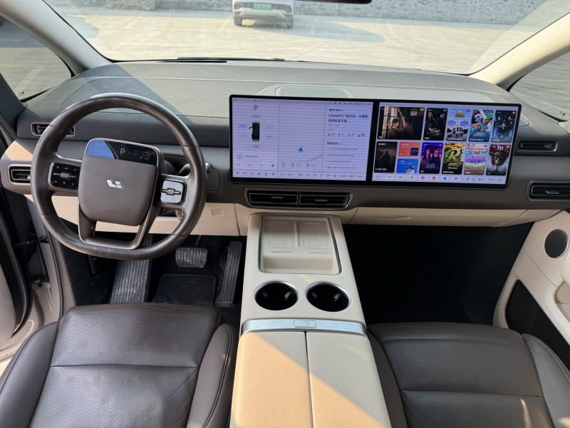 新乡24年理想mega5