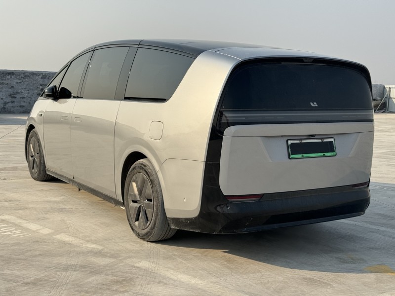 新乡24年理想mega7