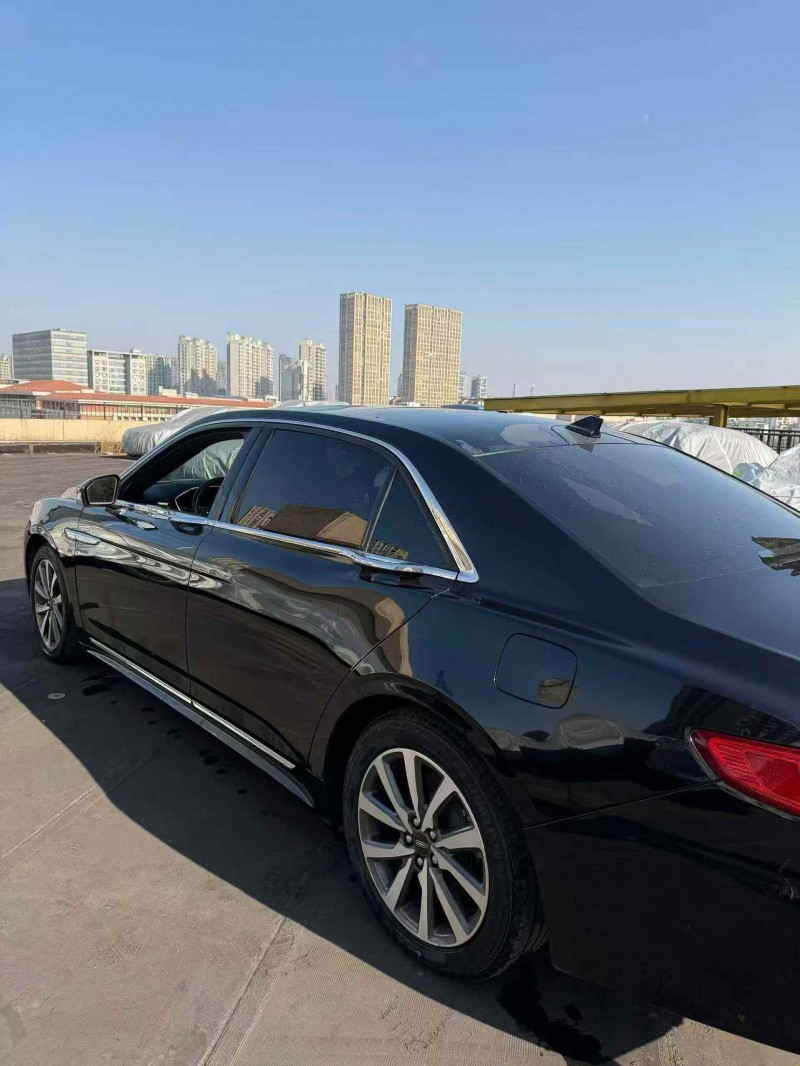 济宁21年林肯大陆8