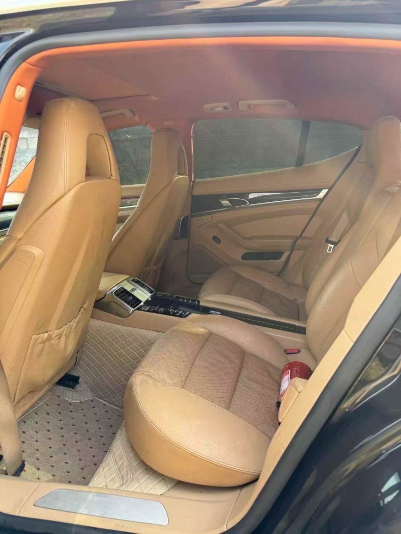 菏泽12年保时捷帕拉梅拉5