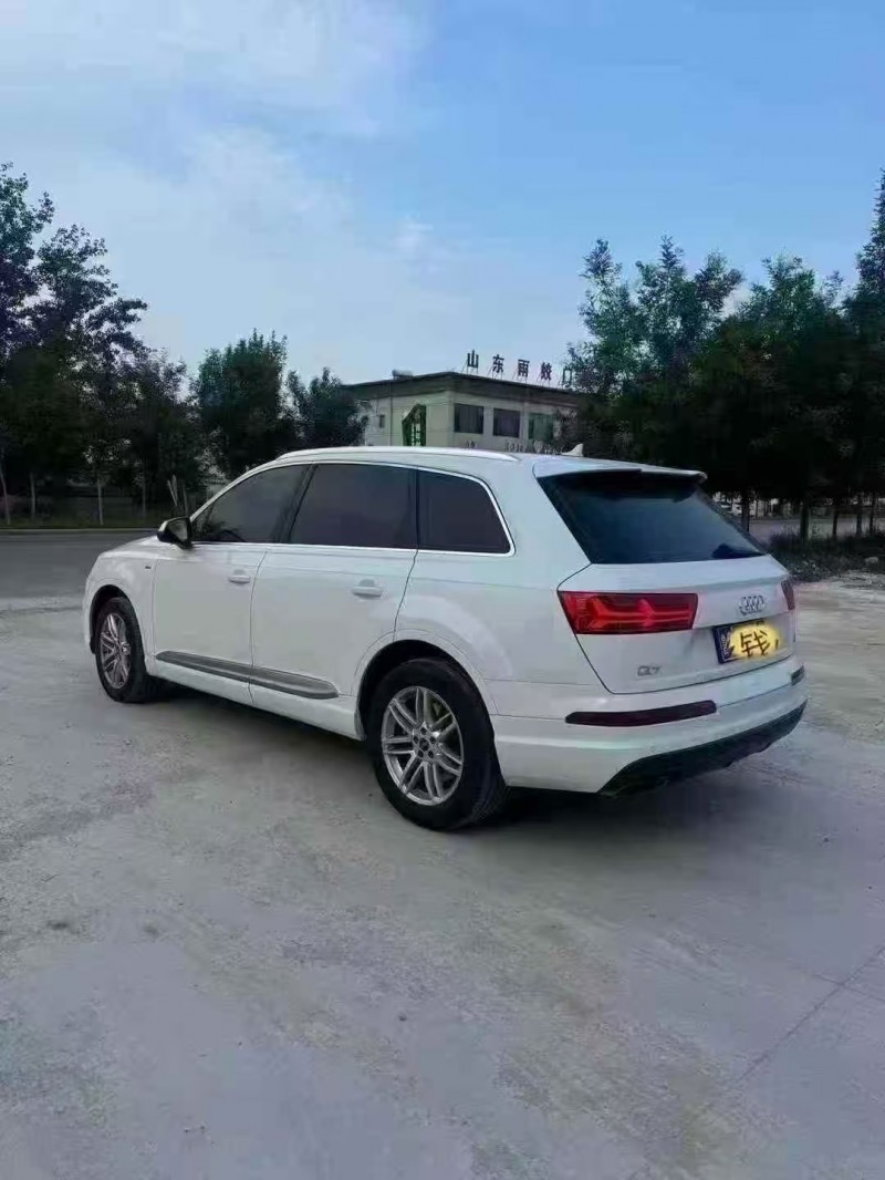 菏泽17年奥迪Q78