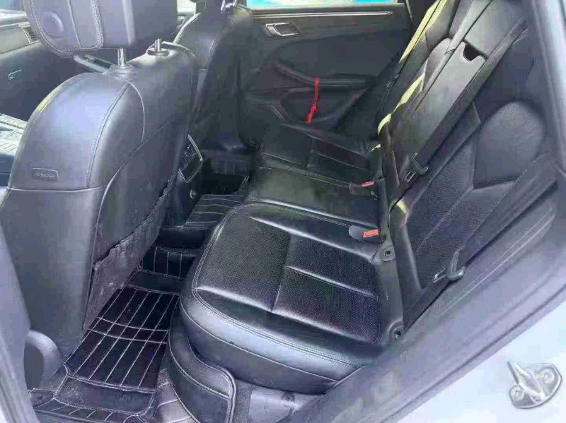 衢州15年保时捷Macan5