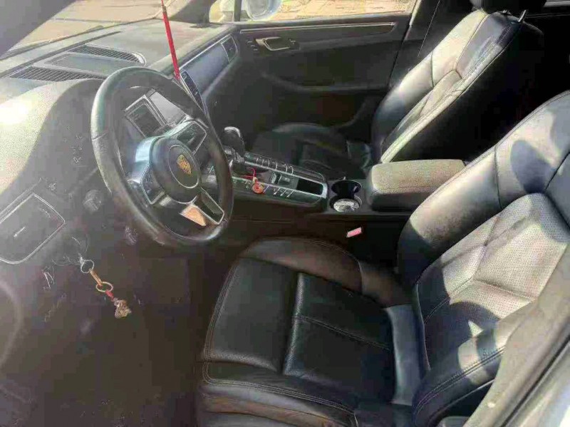 衢州15年保时捷Macan6