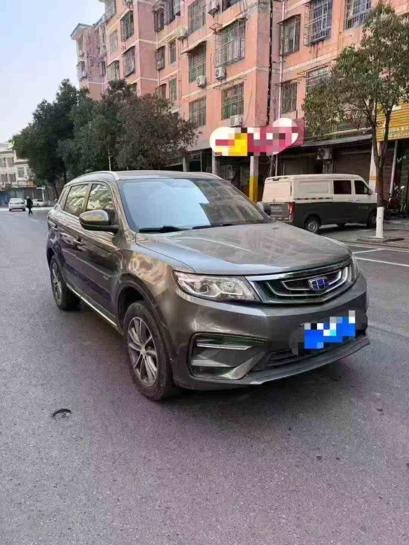 常德19年吉利博越3