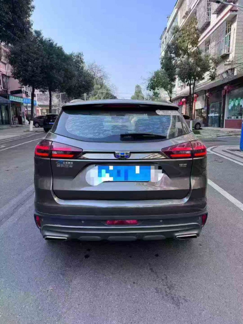 常德19年吉利博越9