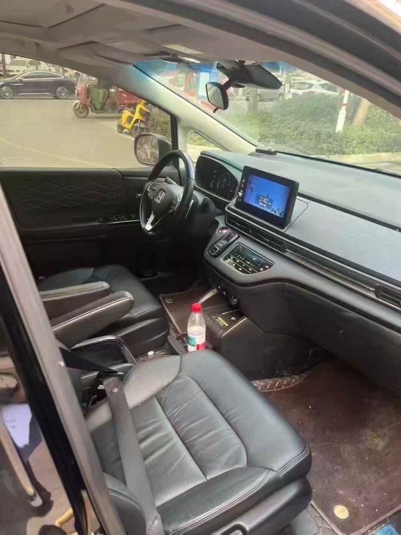 济宁23年本田艾力绅3