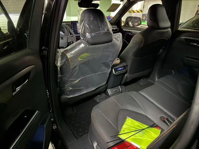 济宁25年丰田皇冠6