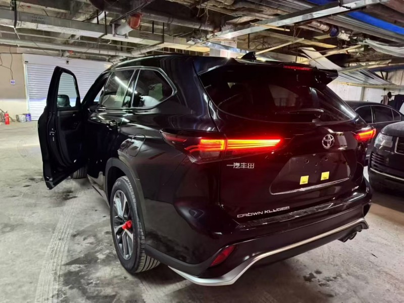 济宁25年丰田皇冠7