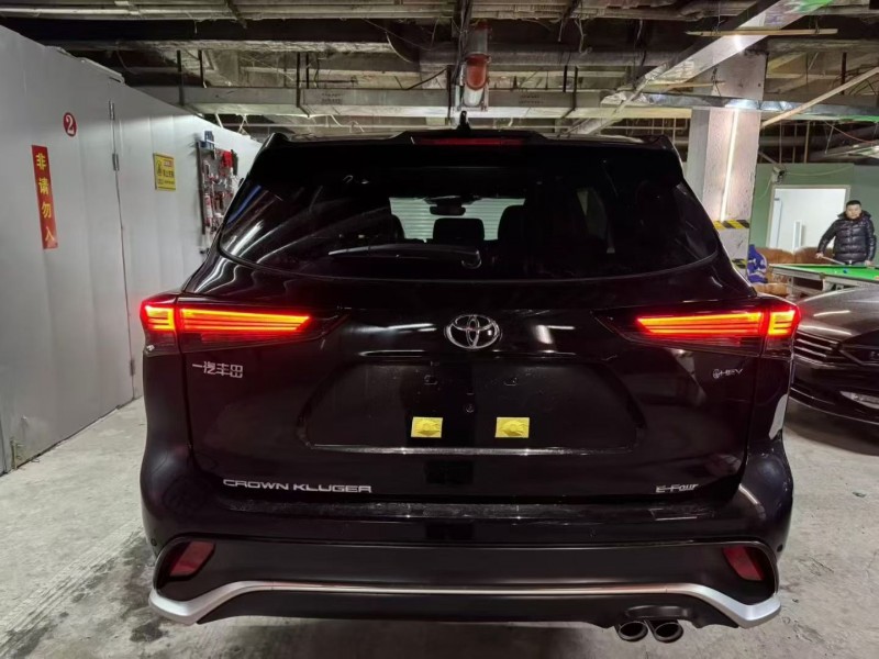 济宁25年丰田皇冠9