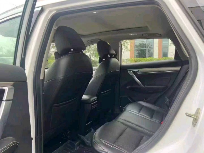 广州19年吉利缤越8