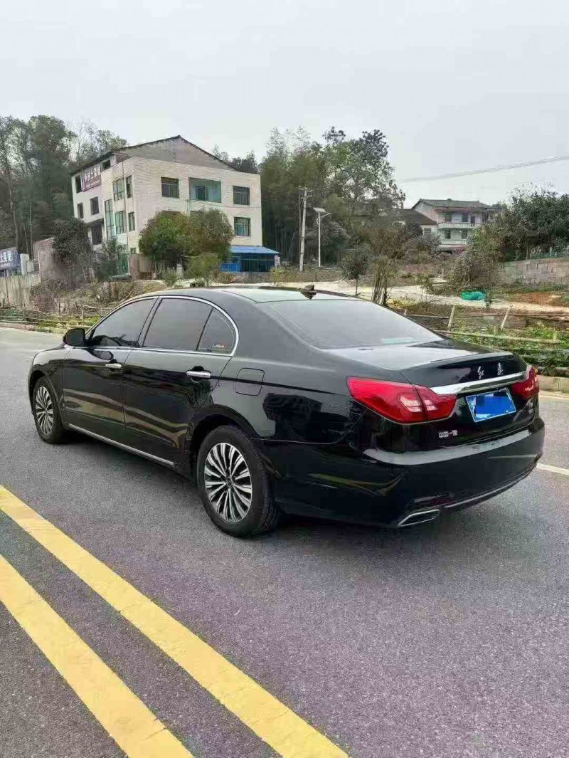 张家界19年红旗H77