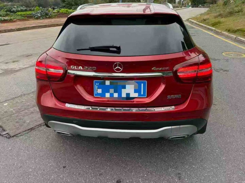 南平17年奔驰GLA9